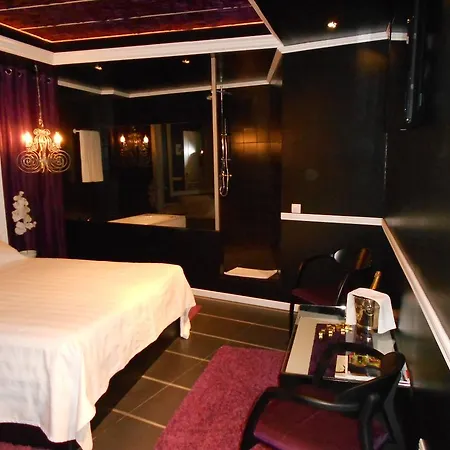 Pensión Sao Goncalo - *